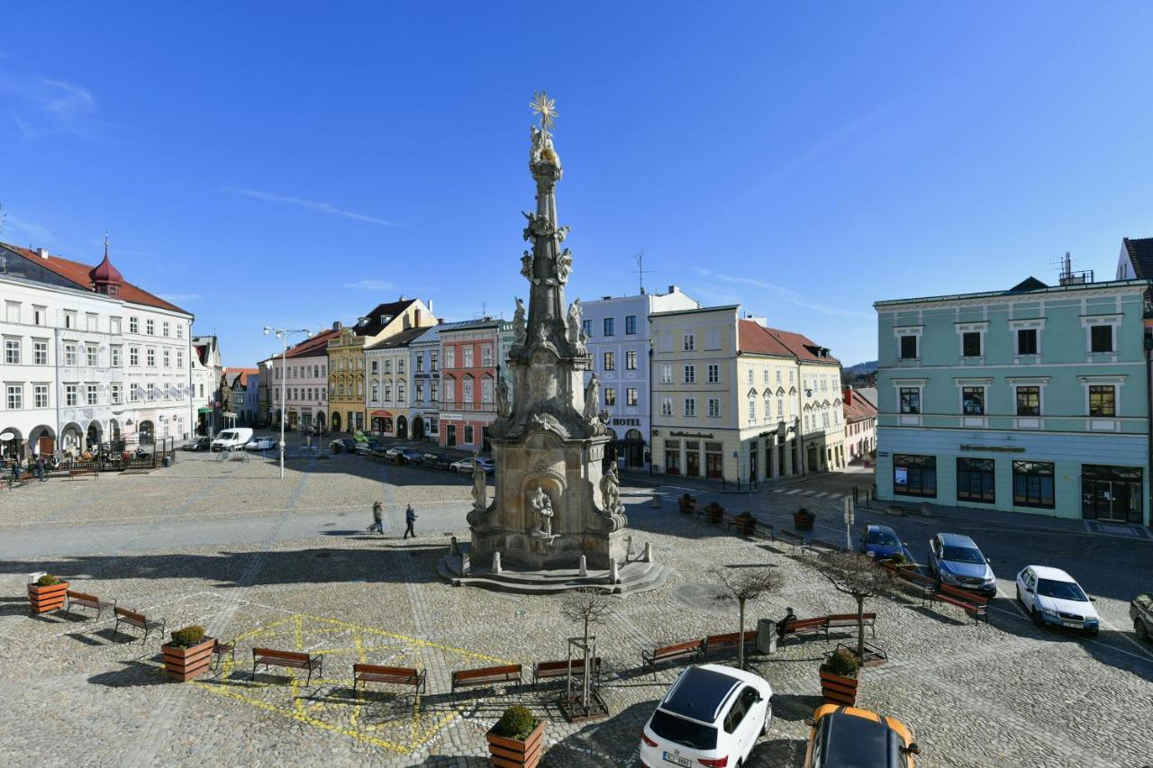 Apartmany Na Namesti 85 Йндрихув Храдец Екстериор снимка