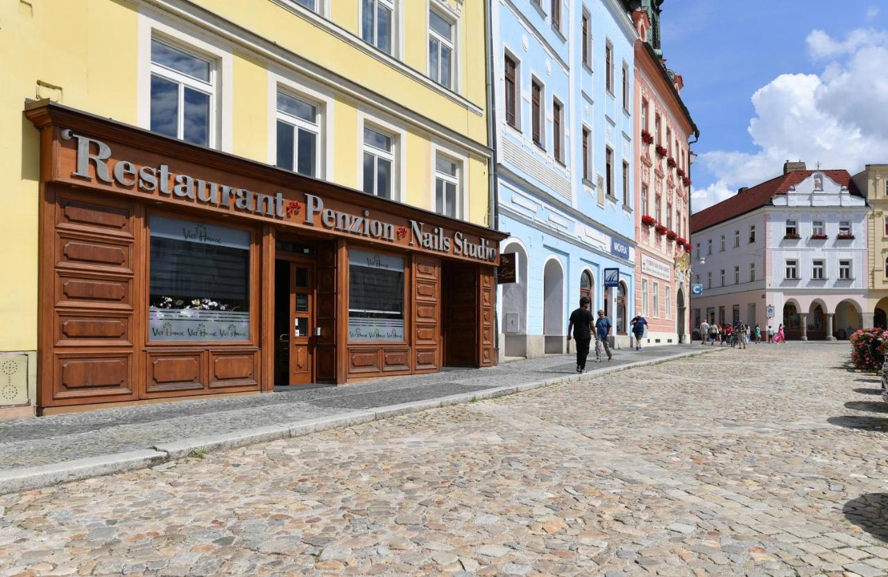 Apartmany Na Namesti 85 Йндрихув Храдец Екстериор снимка