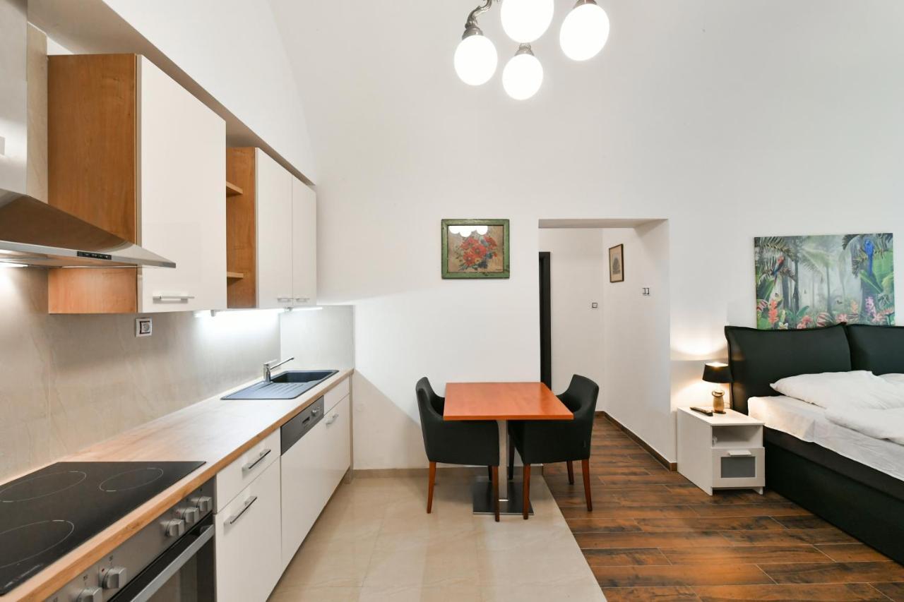 Apartmany Na Namesti 85 Йндрихув Храдец Екстериор снимка