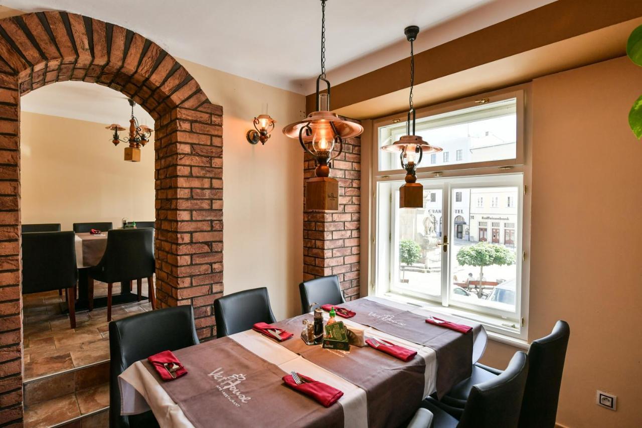 Apartmany Na Namesti 85 Йндрихув Храдец Екстериор снимка