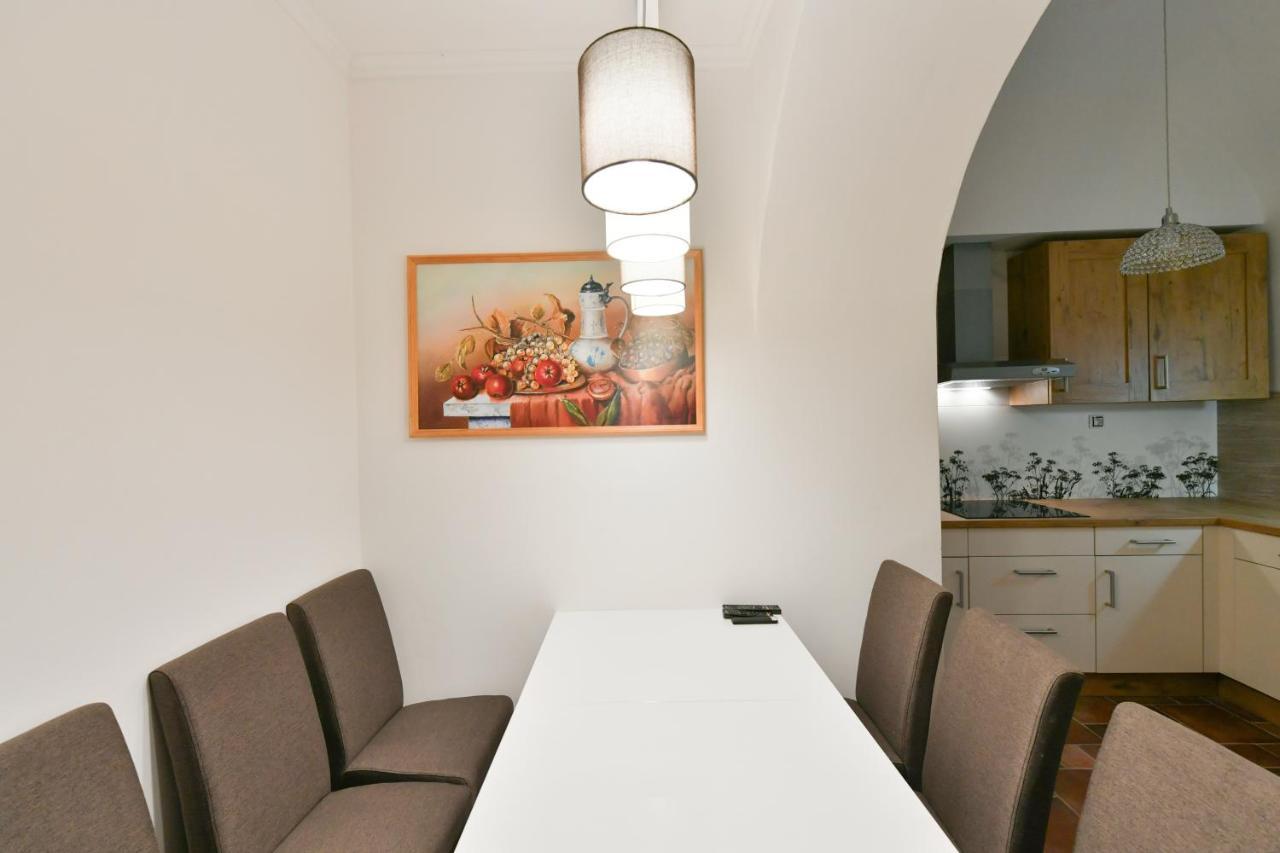 Apartmany Na Namesti 85 Йндрихув Храдец Екстериор снимка